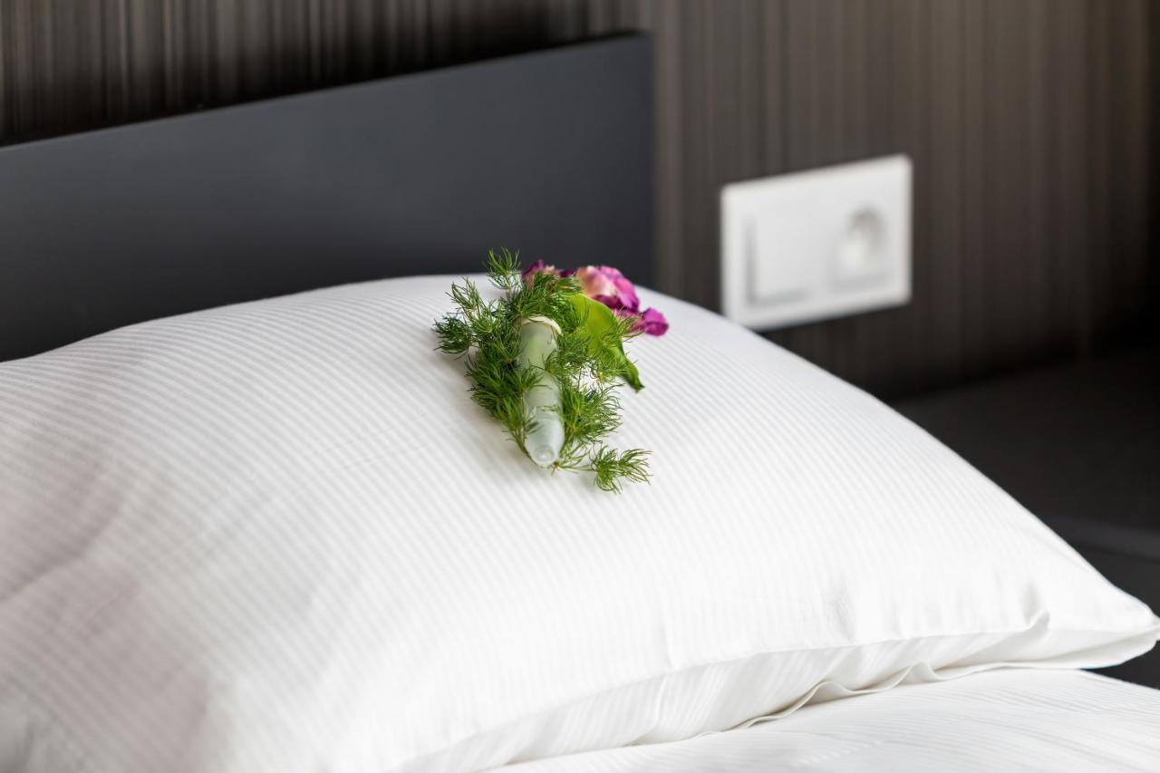 Modern City Center Apartments By Noclegi Renters Poznan Ngoại thất bức ảnh