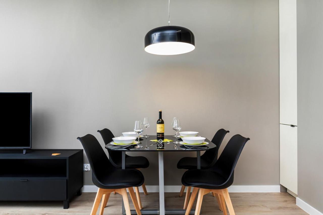 Modern City Center Apartments By Noclegi Renters Poznan Ngoại thất bức ảnh